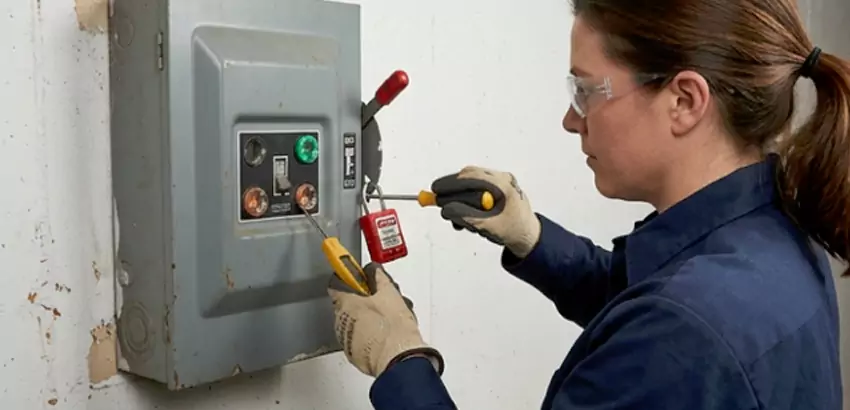 Ceiling Electrical Box Replacement in Lewis Center